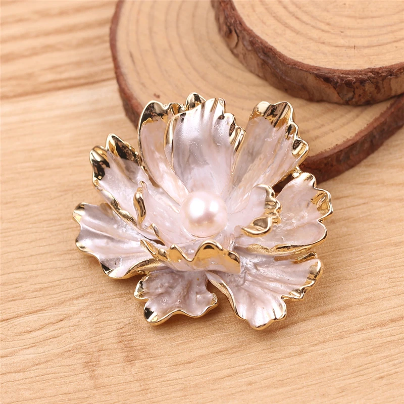 

Spring Sweet Cute Pins Women Enamel Flower Pearl Pin Bijoux Skirt Shirt Jacket Jeans Lapel Badge Stitch Brooch Charm Jewelry