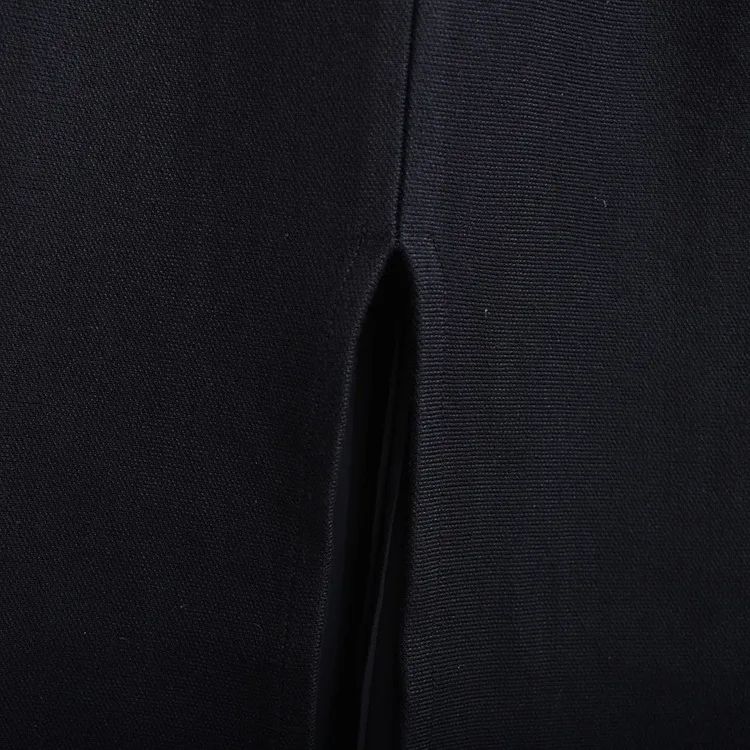 (4)