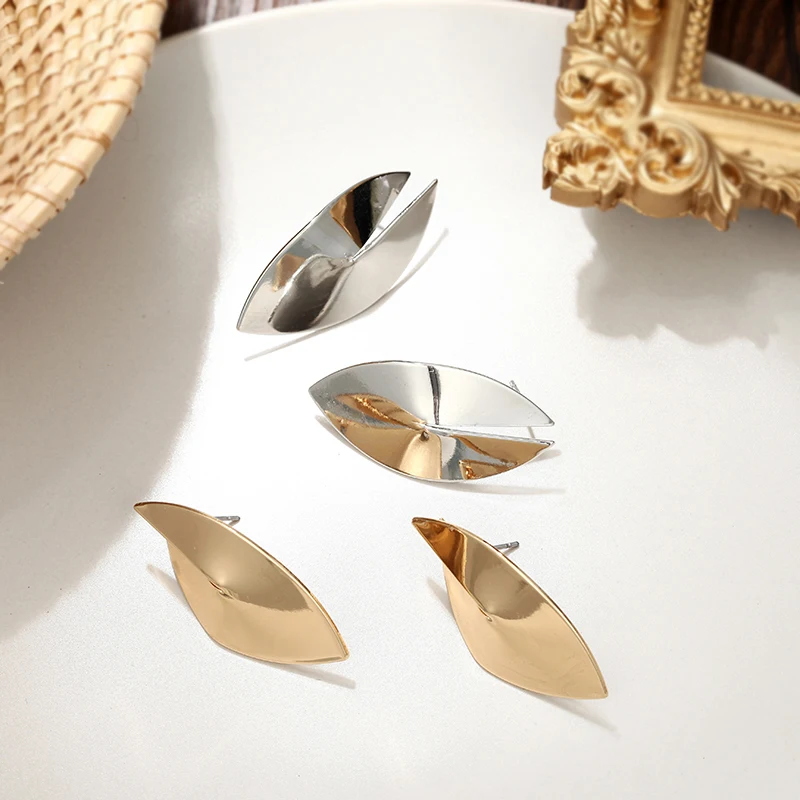 

Geometric Women's Earrings Simple Design Gold Color Charm Big Earring Metal Round Earrings 2019 For ladies Jewelry