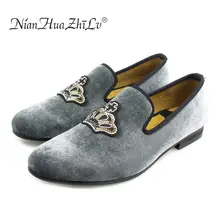 New Western Style handmade luxurious embroidery men velvet shoes Banquet and Prom men dress shoes and male size loafers piergitar new winter special lamb wool men two color fabric shoes male party prom and banquet loafers men plus size flats