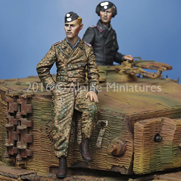 

1/35 Tiger Crew Set, Resin Model Soldier GK, WWII military theme, Unassembled and unpainted kit