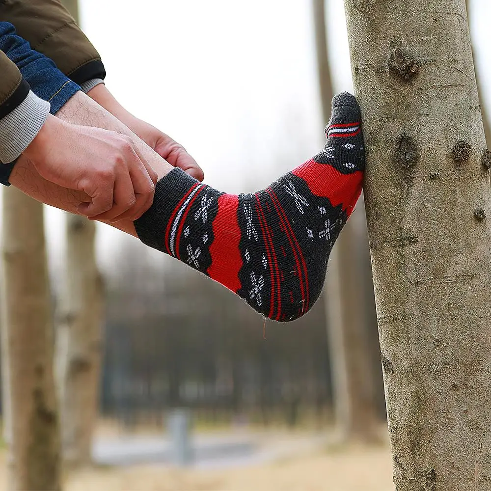 20CM Men Sports Hiking Socks Knee High Breathable Wool Socks for