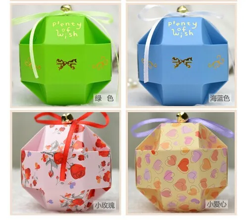 

100 pieces New arrive 7CM paper Ball Candy Box Ribbon Bowknot Candy Gift Box Crystal ball Wedding Favor Decoration with bell