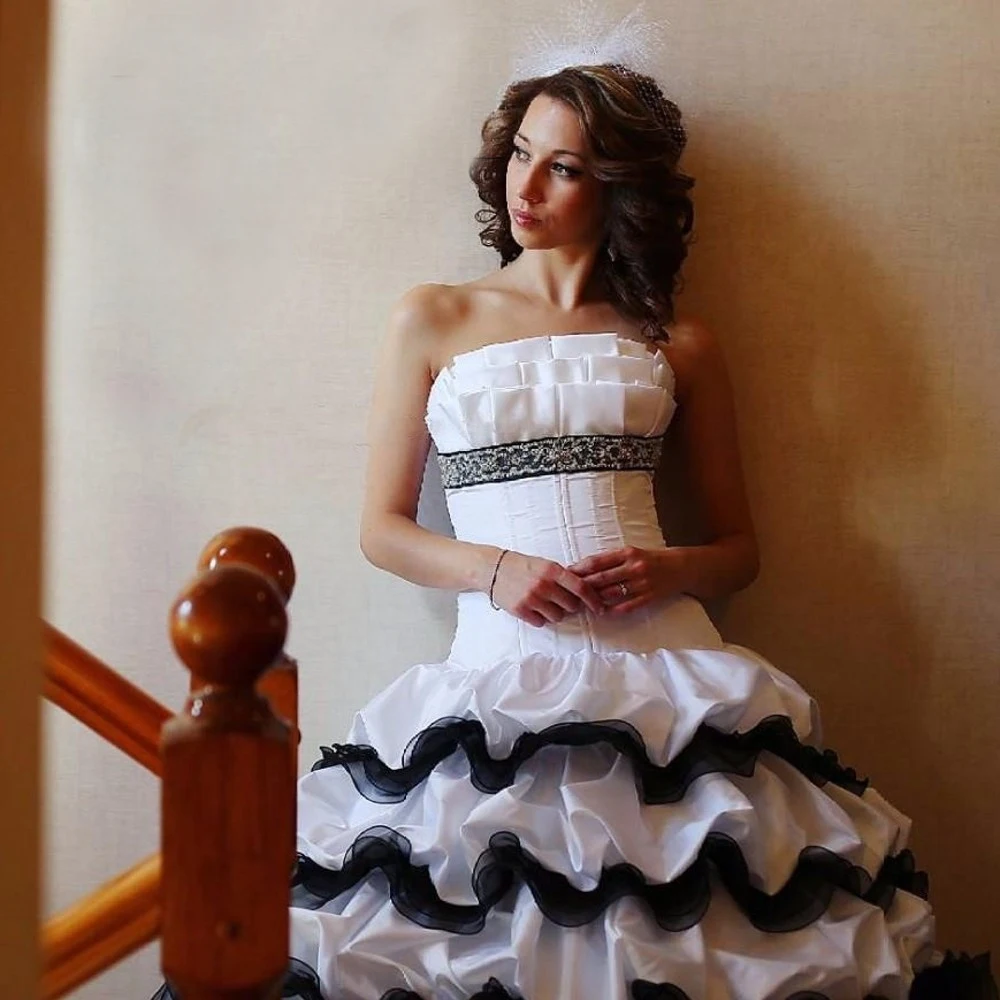 2017-2017-New-Arrival-Gothic-Wedding-Dresses-Black-and-White-Satin-Ruffles-Tiered-Ball-Gown-Off (1)