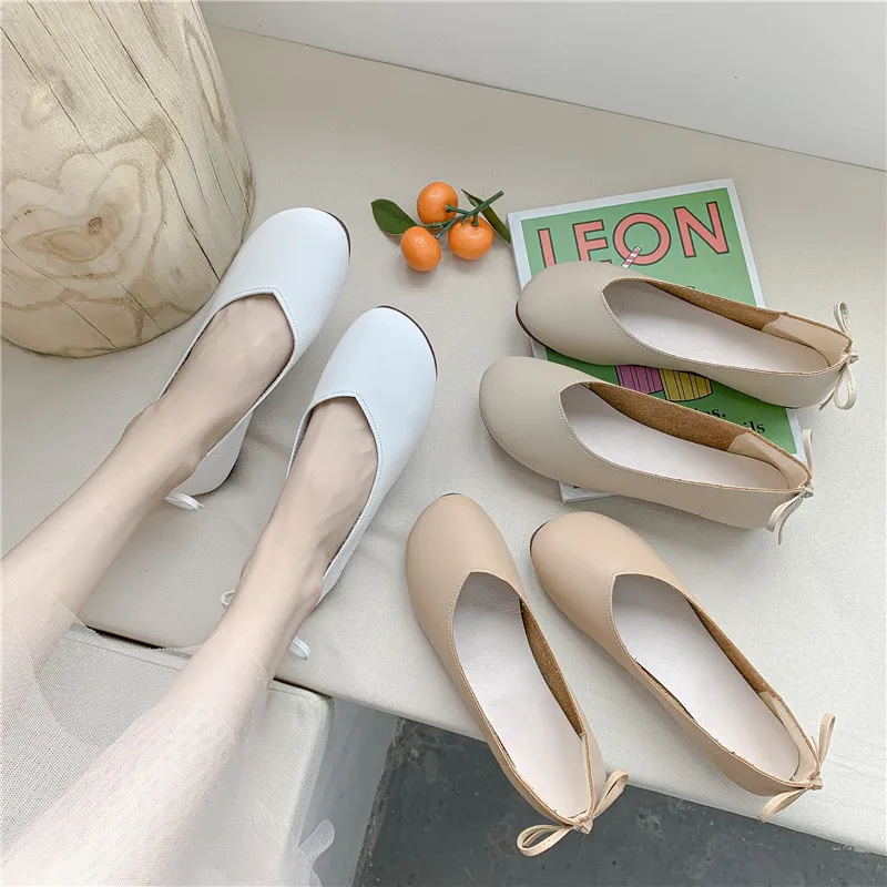 

2019 autumn new fashion simple solid color flat shoes women retro style leather soft comfortable casual shoes