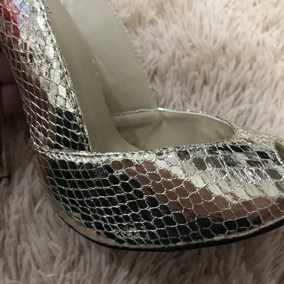 Женские босоножки на тонком металлическом высоком каблуке-шпильке; пикантные черные вечерние туфли на ремешке с открытым носком из змеиной кожи для невесты; 3845-g12