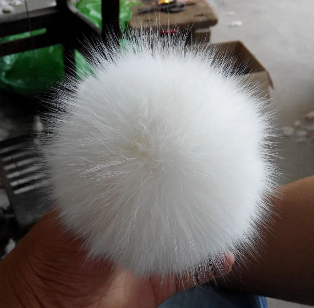 Fox fur pom pom (2)