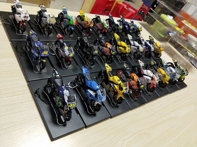 

Many Special Die-casting Metal Random 1/18 Classic Motorcycle Desktop Display Collection Model Toys For Children