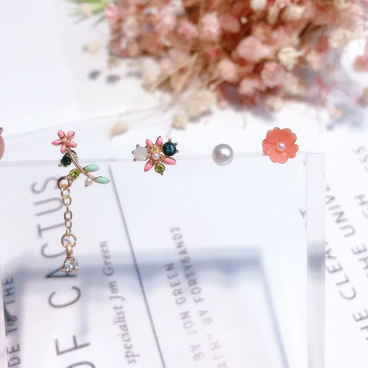 MENGJIQIAO новые корейские женские маленькие милые серьги-гвоздики в виде цветка модные разноцветные стразы с искусственным жемчугом Brincos 4 шт./лот