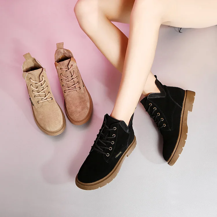 

2018 winter new fashion simple solid color Martin boots women trend retro style comfortable wild scrub casual boots.