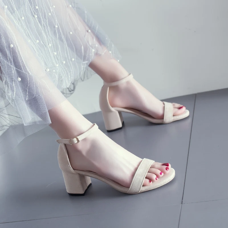 

One-word high-heeled sandals female 2019 fashion summer new wave with thick back with a word buckle fashion sandals women
