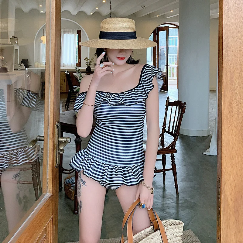 

Swimsuit 1 Piece Woman Rashguard Female Women Korean Swimsuits 2019 One White Strips Leaf Push Ups Large Striped Polyester