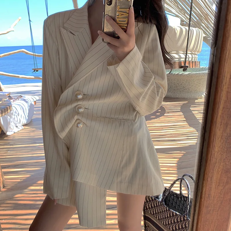 Red The Same 2019 Spring Dress New Retro Vertical Striped Pearl Buckle Small Suit Jacket Women Jackets and Coats Button