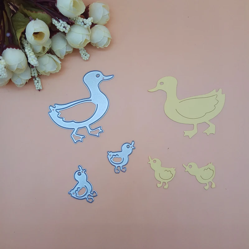 

Duck Mom Mum with small ducks Dub Cutting Dies Punch Cutter Scrapbooking Dies Metal Embossing Stamps and die for Card Making DIY
