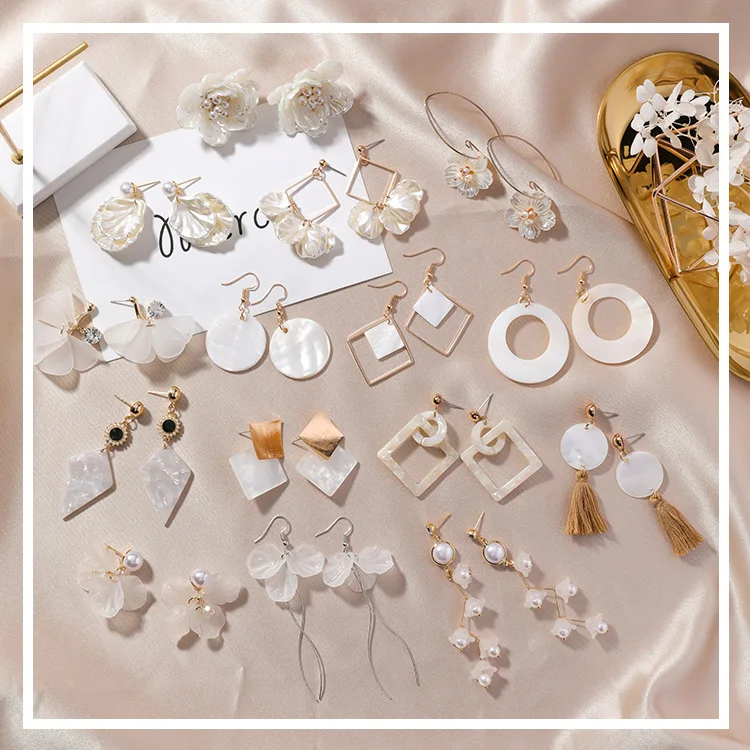 

ZHIMO All Match Korean Earrings Geometric Round Circle Square White Shell Dangle Earrings for Women Party Wedding Flower Earring