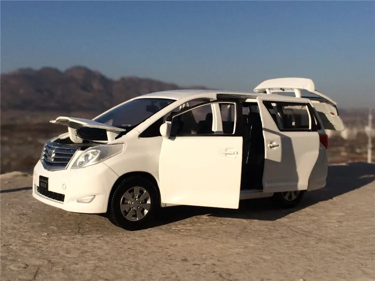 

1:27 Scale Diecast Luxury MPV Car Model For TOYOTA Alphard Collection Model Pull Back Alloy Metal Sound&Light Toys Car Vehicle