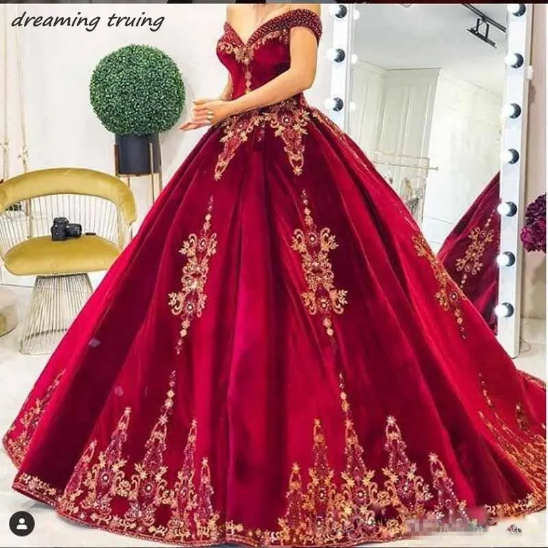 conew_off-the-shoulder-a-line-red-abric-dubai-wedding-dresses-lace-appliques-sequin-satin-wedding-gown-floor-length-bridal-dress-2019_conew1