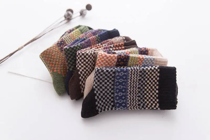 Vintage Men Wool Socks Ethnic Style Geometric Plaid Socks Fashion Male Striped Middle Tube Sock Winter Warm Man Cotton Clothing (9)