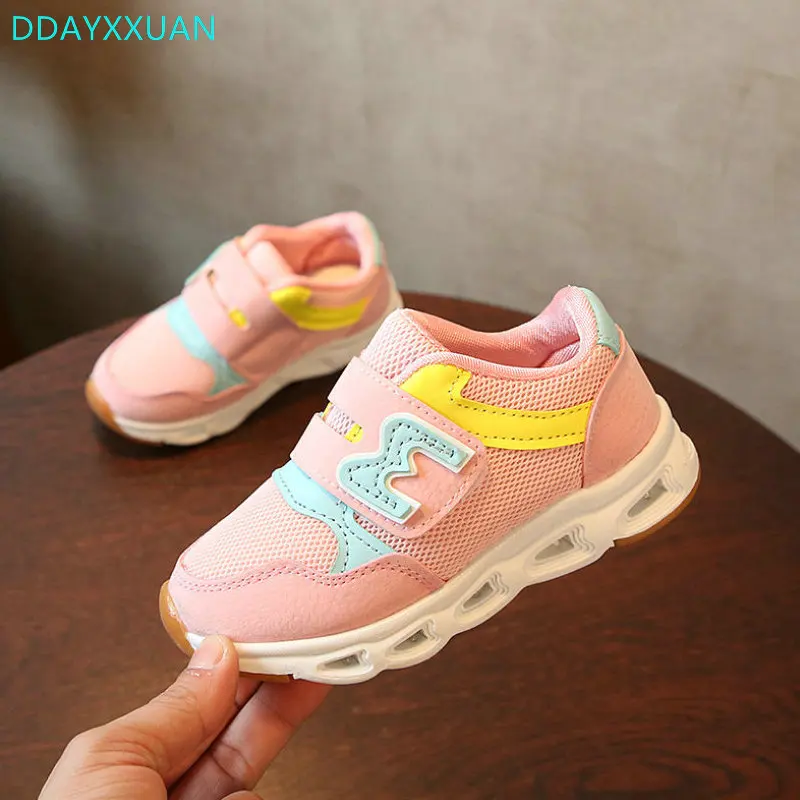 

Children LED Shoes 2018 New Brand Spring Autumn kids Sports Shoes Airmesh Luminous Glowing Girls Sneakers With Light EU 22~31