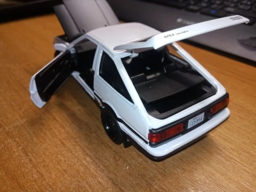 Автомобиль из 1:28 сплава, новинка, Toyota AE86, начальная Модель D, аниме, мультфильм, форсаж, со звуковым светом для мальчиков, игрушки