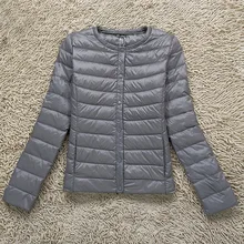 Весеннее серое ультра легкое пуховое пальто белая куртка-пуховик модная короткая однотонная повседневная женская теплая пуховая куртка на пуговицах OutwearRE0381