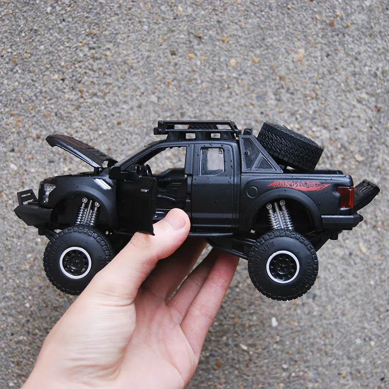 

Alloy Diecast For Ford F-150 Pickup Pull Back Vehicle Model Collection With Sound&Light Monster Truck Drive Hobby Toys Gift