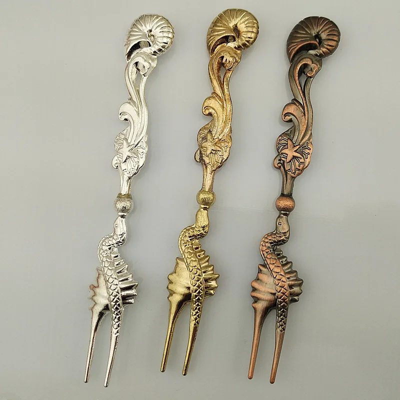 

1Pcs Royal Style Spoons Vintage Carved Coffee Tea Mini Ice Cream Spoon Scoop Shell Fish Shape Design Spoon Dining Bar Tableware