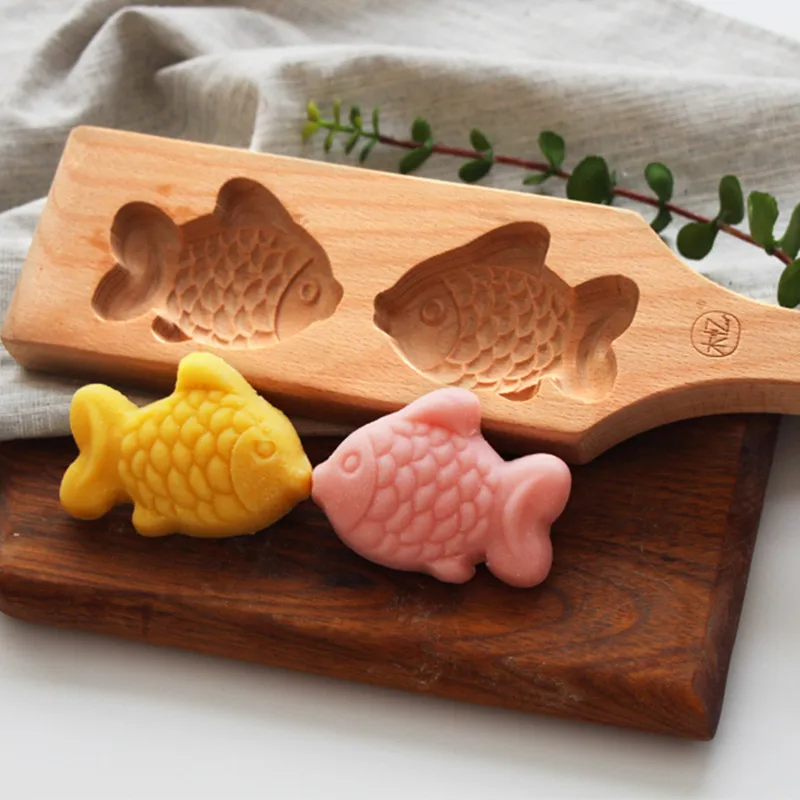 2017 Three dimensional Kiss Fishes Mold Handmade Mooncake Mould Wood