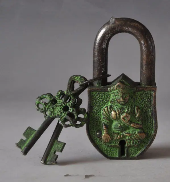 

Elaborate Chinese Tibet Buddhism bronze sculpture white tara big door lock and key