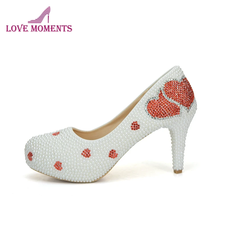 

Pure White Pearl Wedding Dress Shoes Gorgeous Red Rhinestone Heart Shape Women Pumps 3 Inches High Heel Bride Shoes Event Pumps