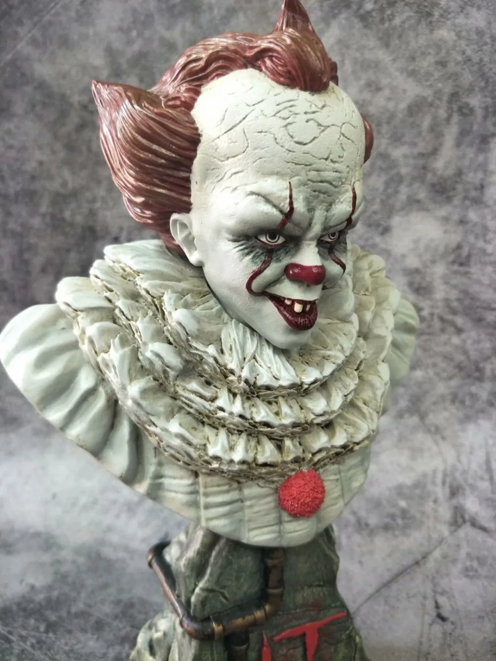 Классическая фигурка из ужасной пленки Stephen King's It Joker Penny half body 24 см Статуэтка