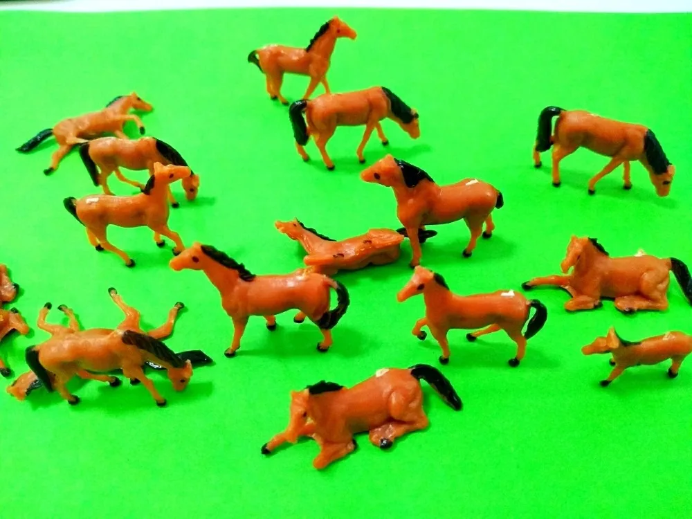 Teraysun 100pcs 1150 painted Farm Animals Horses MIniature Plastic
