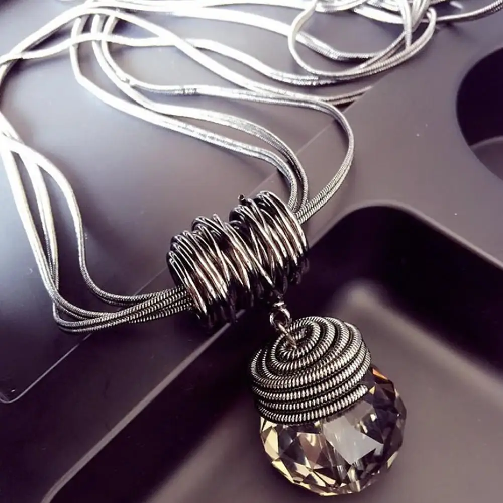 

Women Fashion Polygon Rhinestone Ball Pendant Long Snake Chain Necklace Jewelry New Circles Simulated Black Chain Necklace