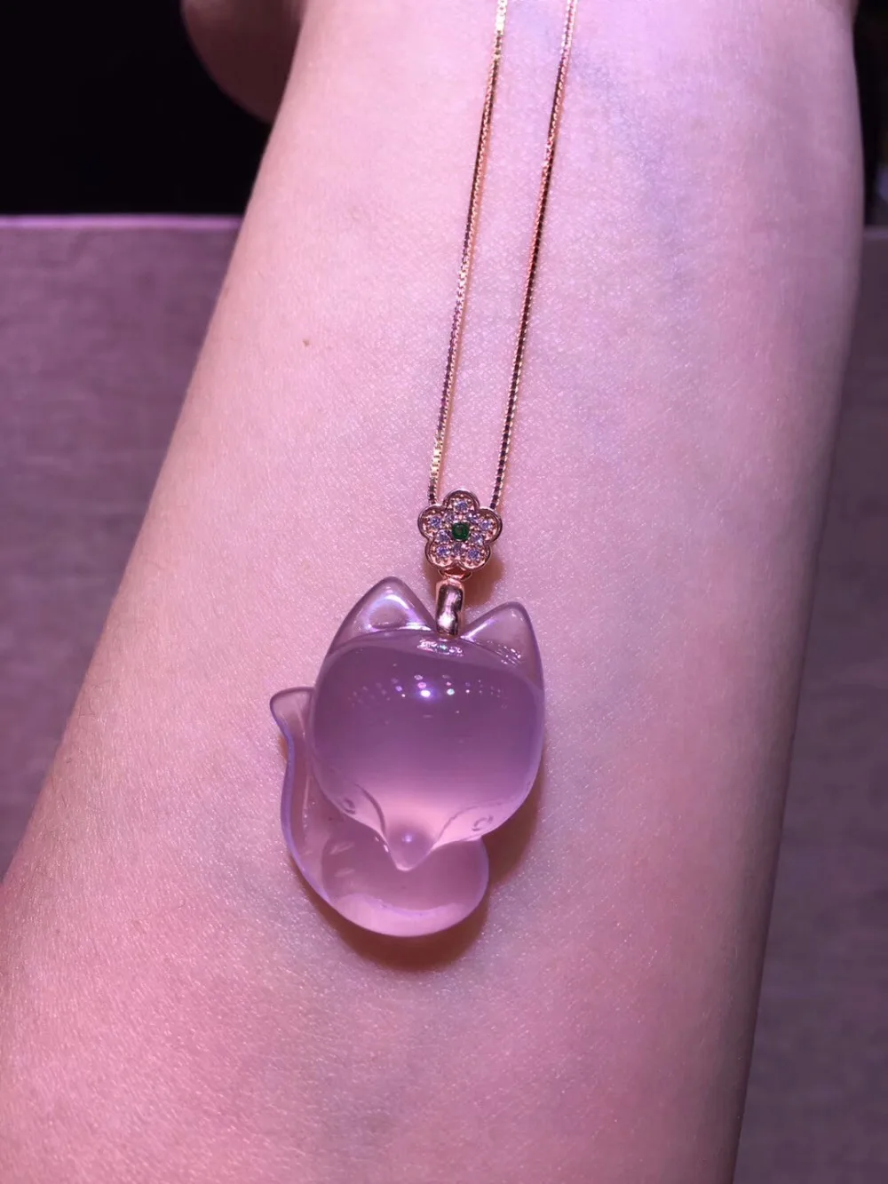 

1pcs Natural rose crystal large head fox lucky pendant lady jewelry