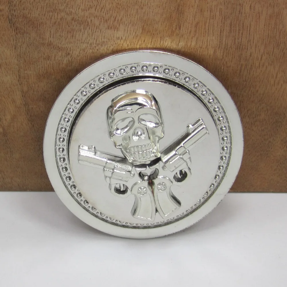 

The Bullzine Spinner belt buckle with leaf with silver finish FP-01391 with 4cm width loop