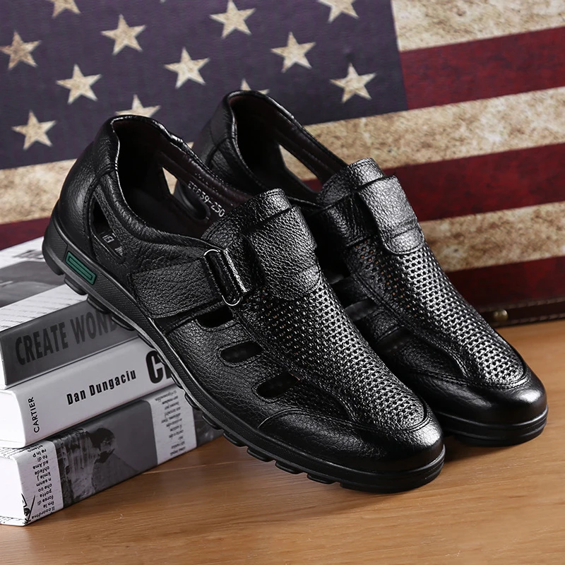 Sandals Men Genuine Leather Sandals Breathable Soft Casual Shoes Non-Slip Retro Style Outdoor Shoes with Buckle New 2019 Summer