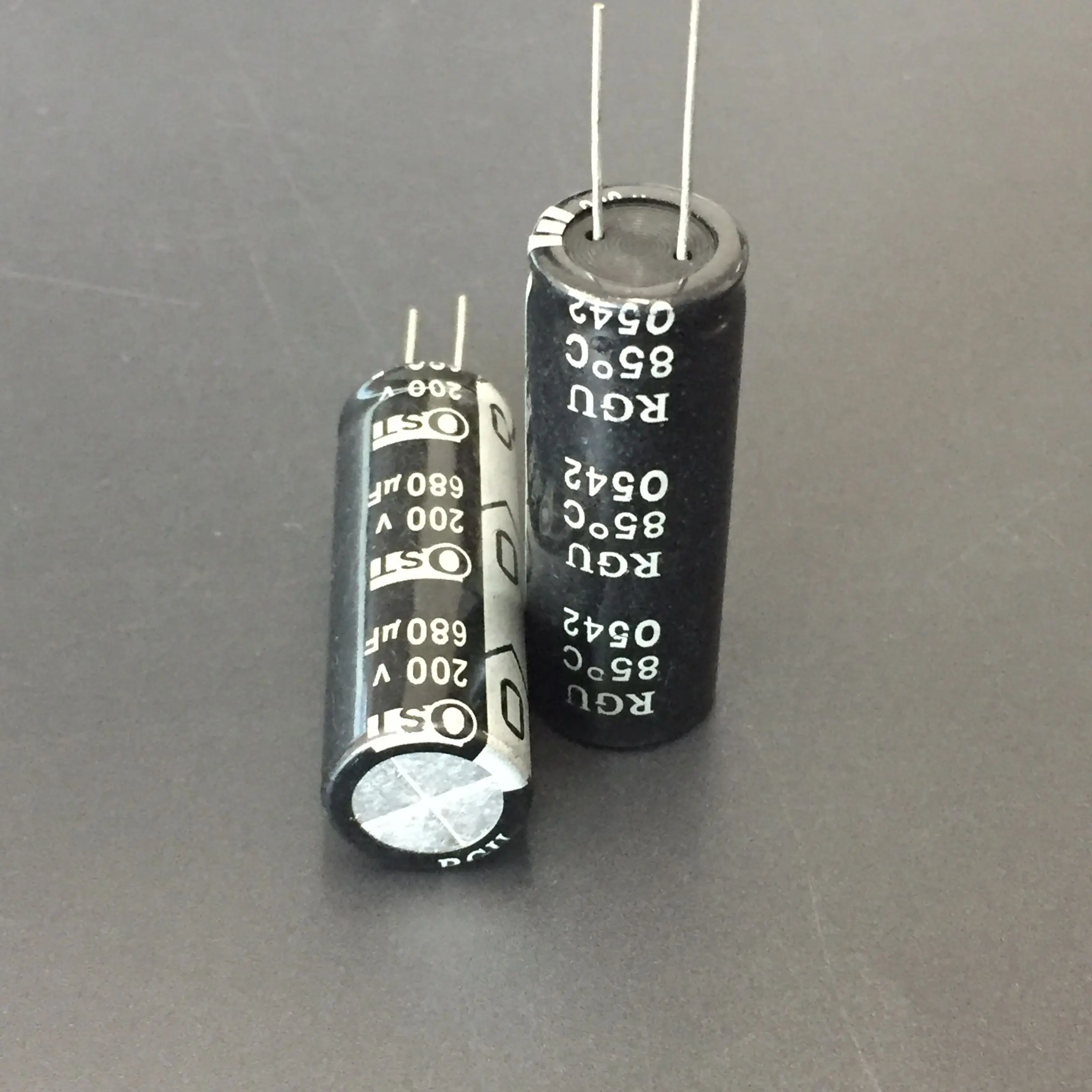 200v 680uf конденсатор