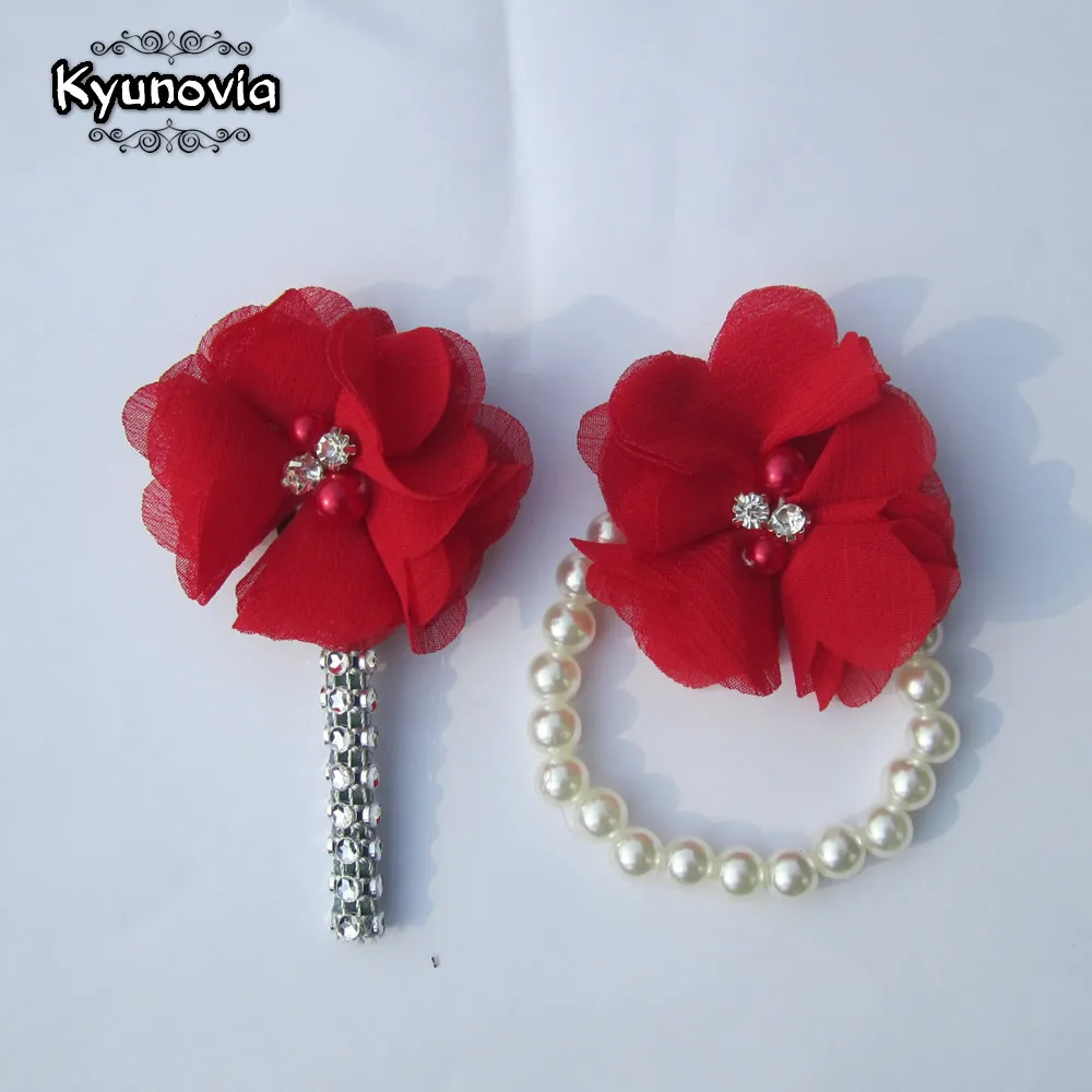 

Kyunovia 1Set(2pc) Custom Made Mens Boutonniere Wedding Groom Buttonhole Lapel Pin Bridal Bracelet Accessories Wrist Corsage Z06
