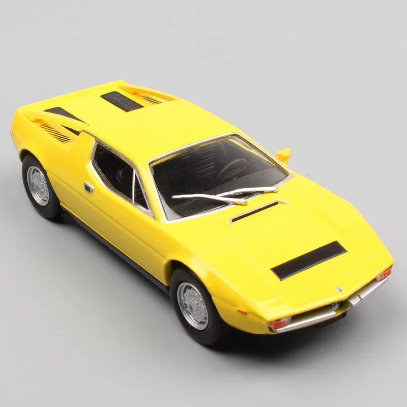 Children 1/43 Scale Maserati Merak 3000 SS Tipo AM122 Bora Race Car Mini Diecast Metal Model Toys Collectible Yellow Acrylic Box