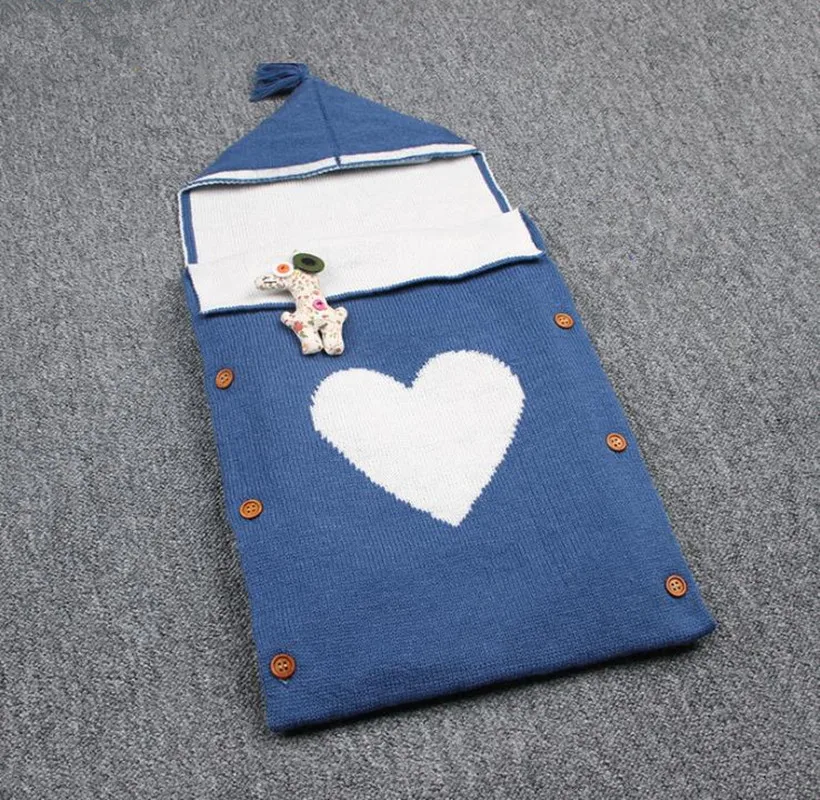 Спальные мешки для малышей мягкие Вязание конверт пеленать новорожденного хлопок в форме сердца с двойным Слои SolidStroller с капюшоном