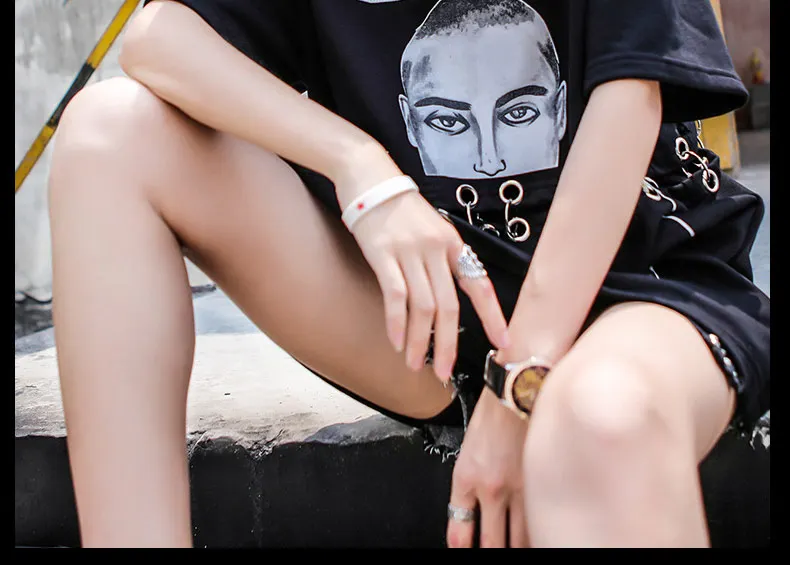 Тренд-сеттер, летняя модная футболка с металлическим кольцом для женщин, высокая уличная свободная открытая футболка в стиле хип-хоп, топы с надписями