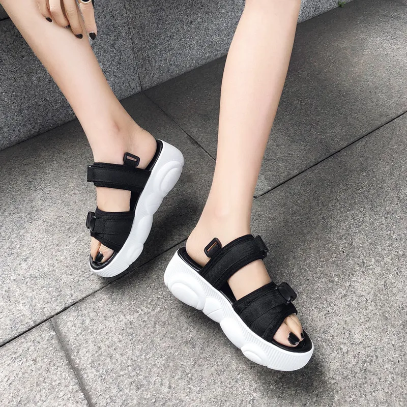 MoonMeek/Новые летние сандалии размера плюс 34-46; однотонная женская обувь; повседневная обувь на плоской платформе; удобная женская обувь для отдыха;