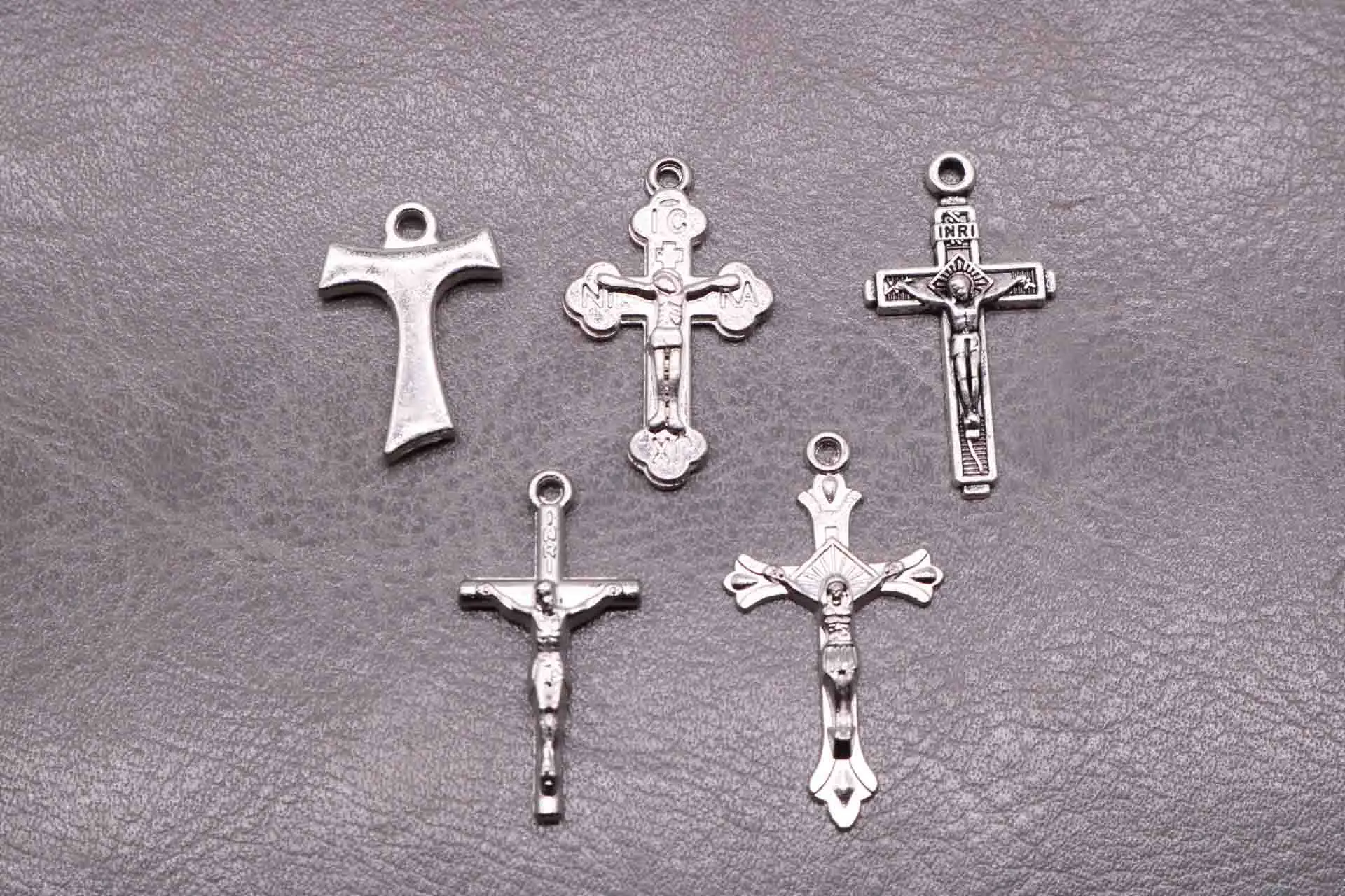 Мини креста. Нательный крестик из бирюзы. Мини креста. Крестиком мини. Серьги кресты.