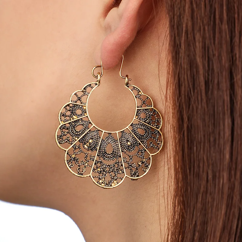 1Pair Vintage Hollow Water Drop Big Hoop Earrings Tribal Bronze Spider Web C Shape Carved Pattern Earrings Women Jewelry E309