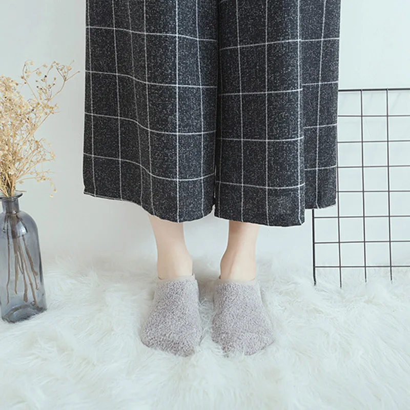 [EIOISAPRA]Coral Fleece Solid Warmer Floor Socks Women Reto Meias Funny Socks Lovely Sox Candy Color Antiskid Calcetines Mujer