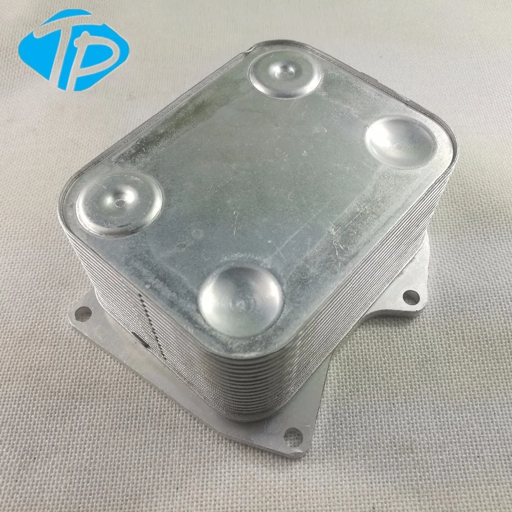 4.2L V8 Engine Oil Cooler 2004-2006 077117021P 077 117 021P 077 117 021 P 077117021L