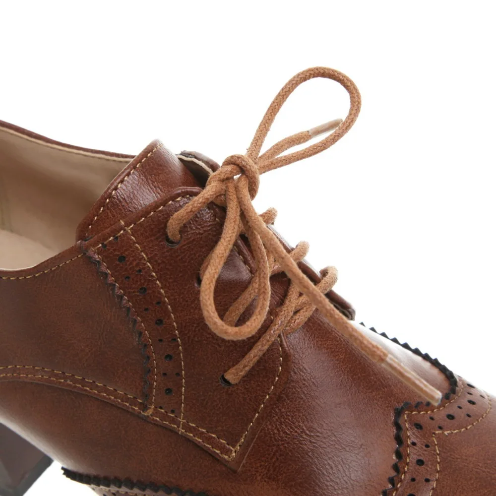 Большие размеры 34-43; Демисезонные женские туфли с перфорацией типа «броги»; Туфли-оксфорды на массивном каблуке с вырезами; женская модная обувь на шнуровке