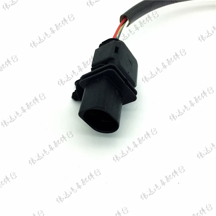 4441110699_1551743924