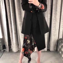 Осень, новинка, женская черная Асимметричная юбка в стиле пэчворк с цветочным принтом, креповая лента, буквенный принт, застежка-молния с пряжкой