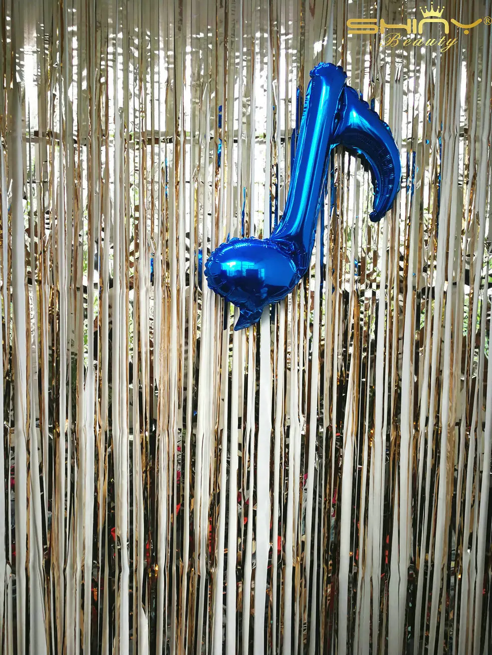 foil fringe curtain05